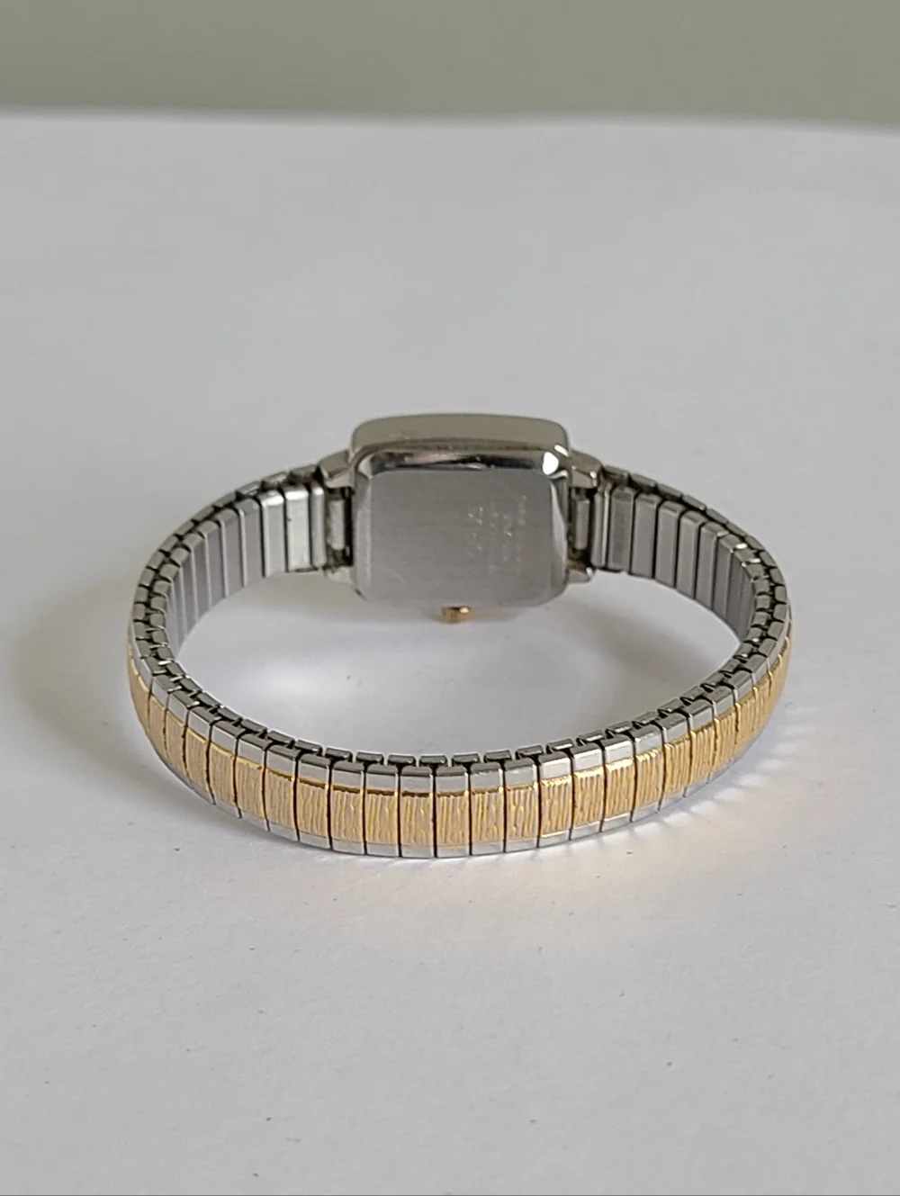 Vintage LORUS Women's Two-Tone Gold Silver Square Face Japan Quartz Watch - Picture 5 of 12